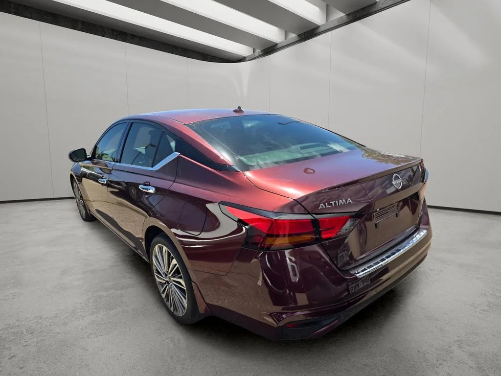 Used 2023 Garnet Pearl Metallic Nissan 2.5 SL image 5
