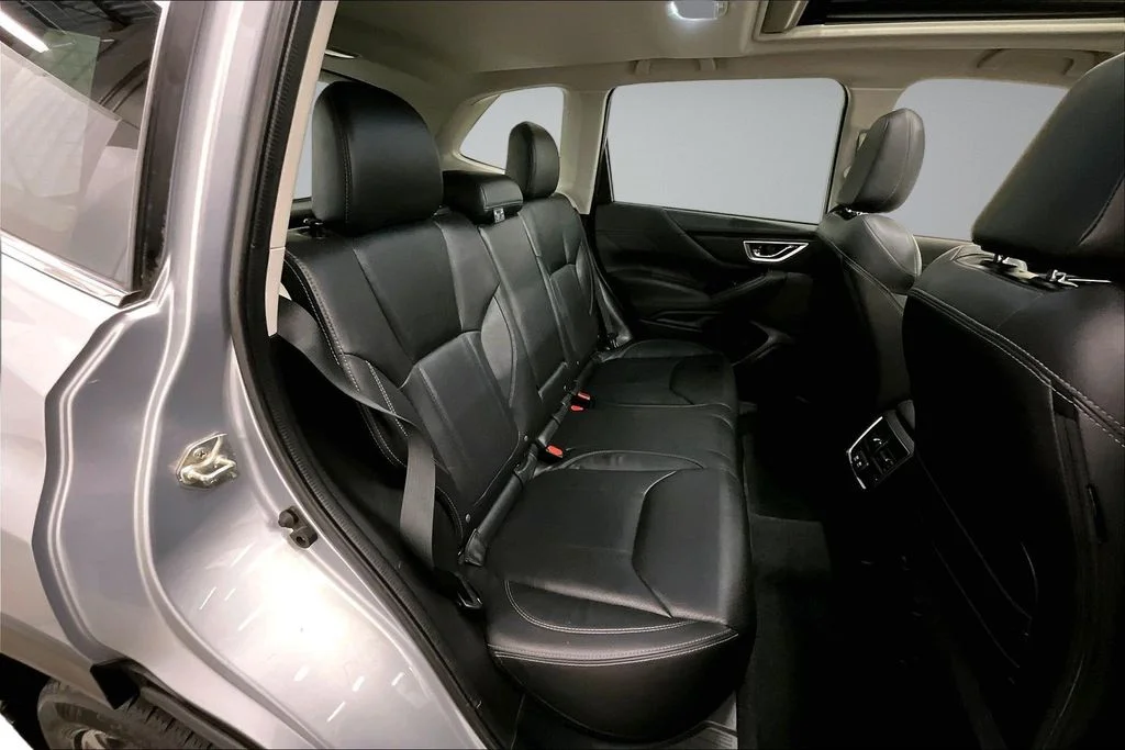 Used 2021 Silver Subaru Limited image 25