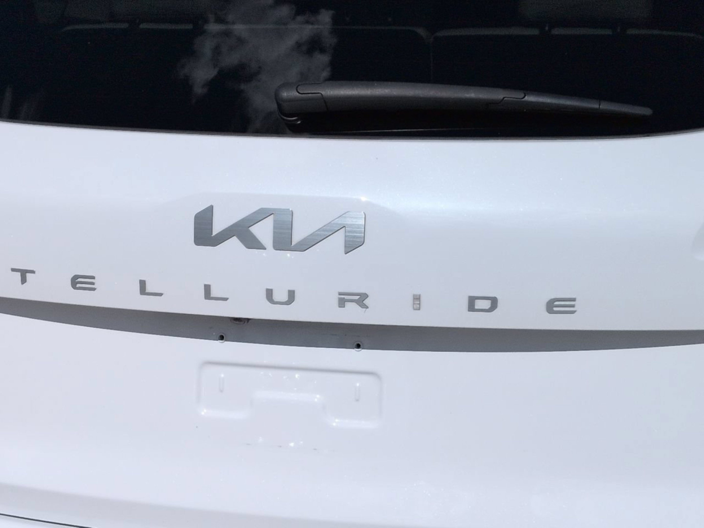 Certified Used 2025 Glacial White Pearl Kia EX image 16