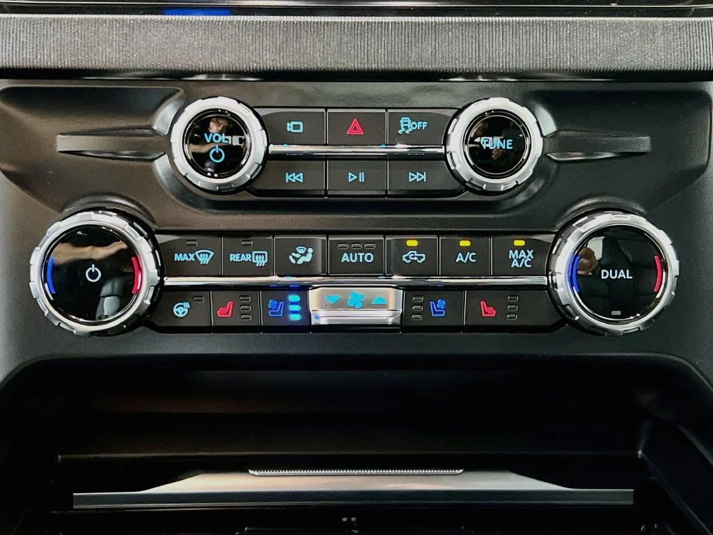 New 2027 Star White Metallic Tri-Coat Ford Platinum image 9