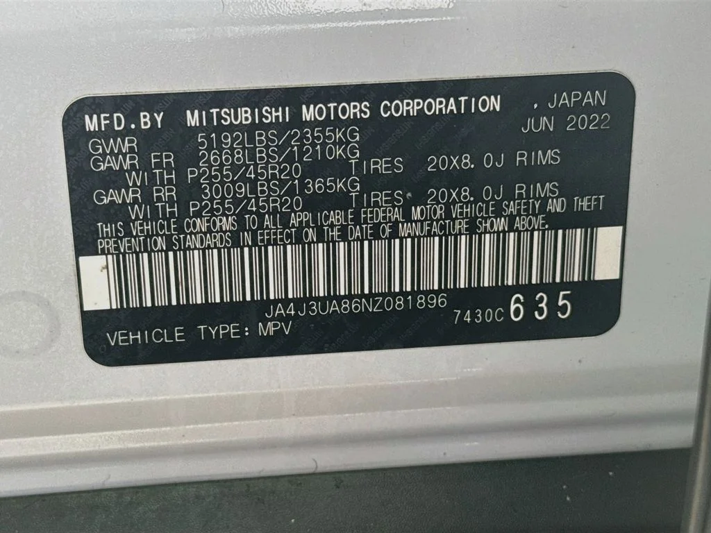 Used 2022  Mitsubishi  image 36