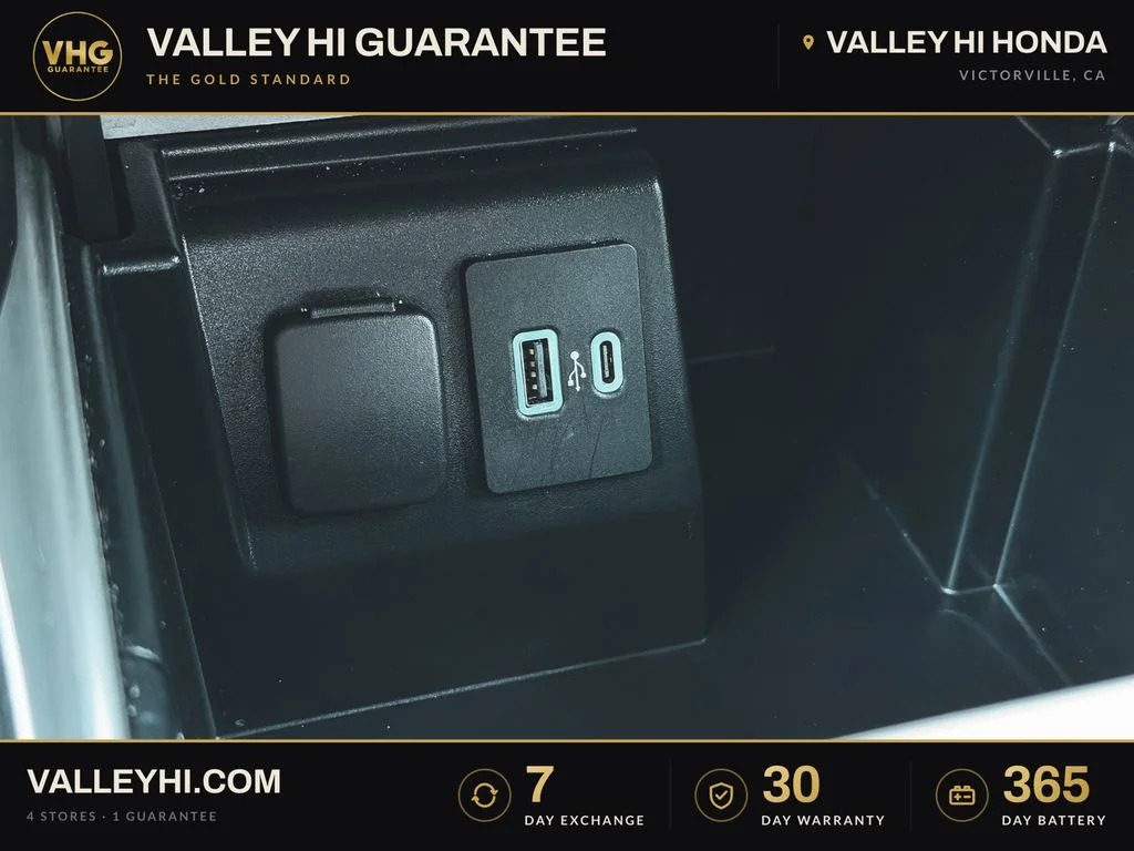Used 2022 Black Metallic Ford XLT image 30