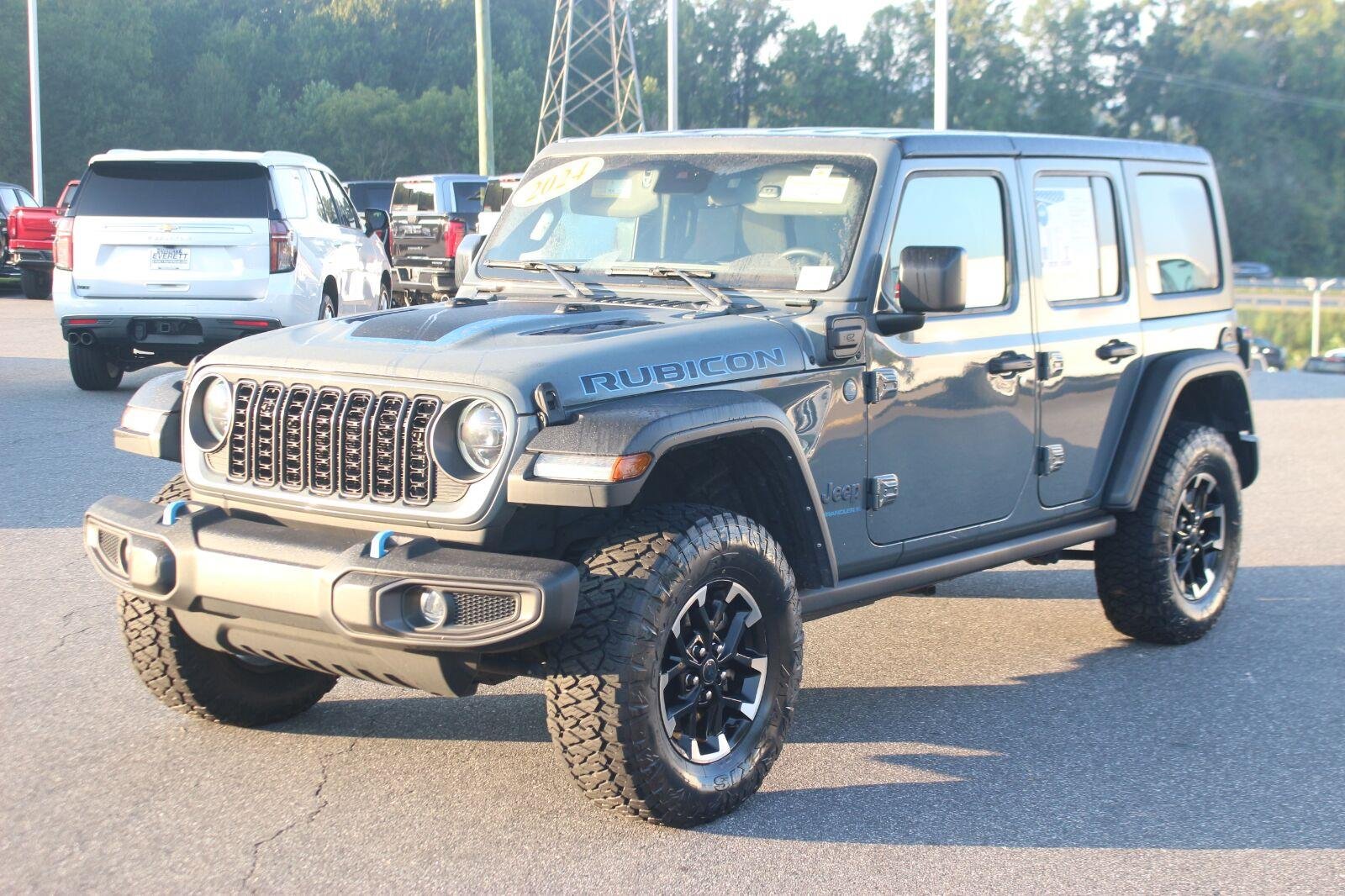 Used 2024 Grey Jeep Rubicon image 3