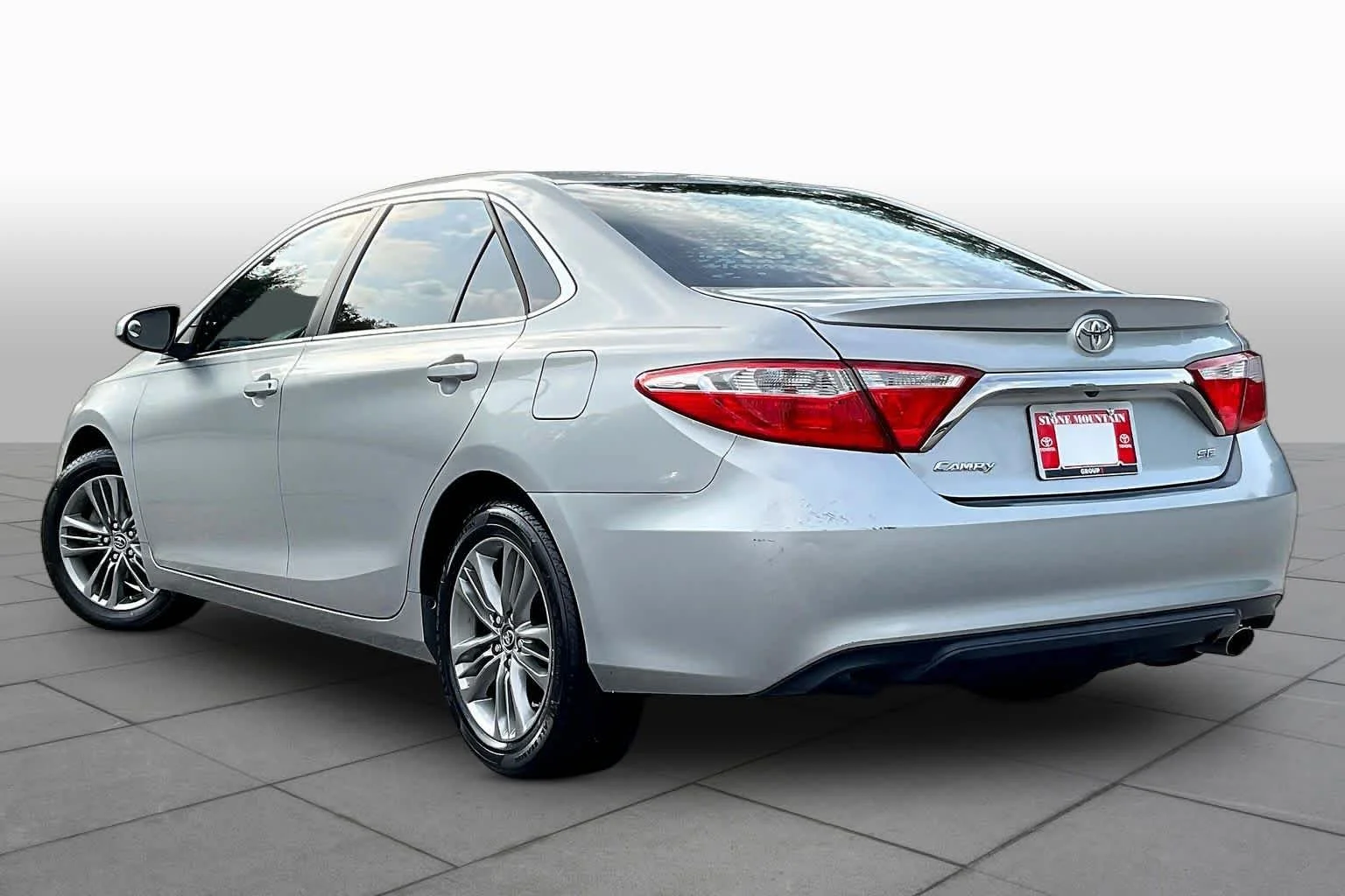 Used 2016 Celestial Silver Metallic Toyota SE image 11
