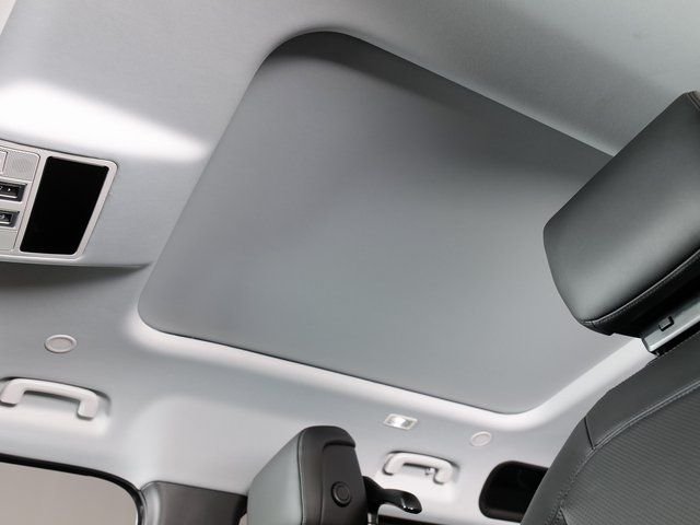New 2026 Fuji White Land Rover S image 22