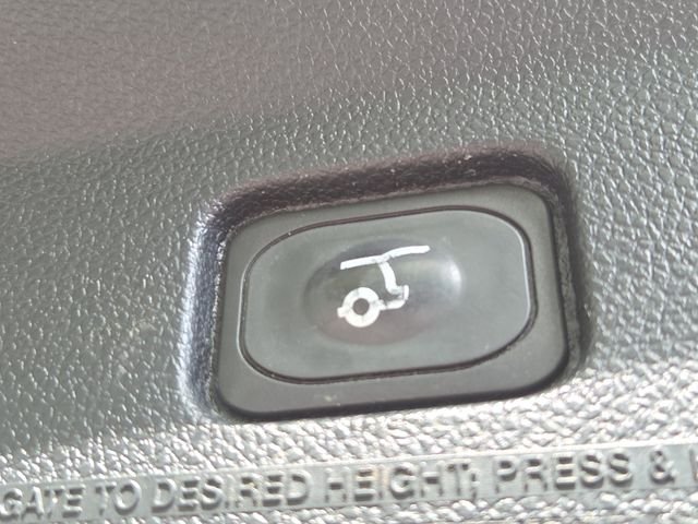 Used 2018 Burgundy Ford XLT image 15