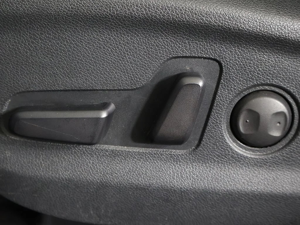 Used 2020 Gray Kia LX image 31