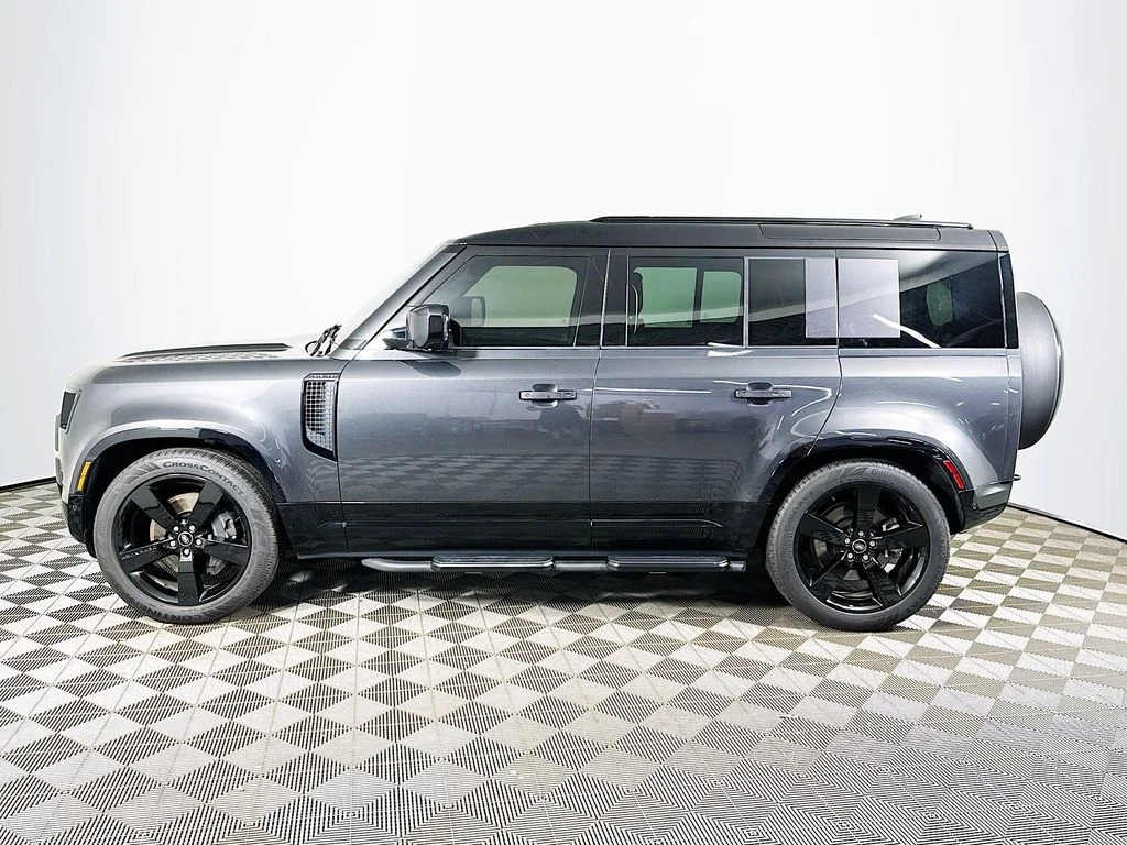 Certified Used 2025 Carpathian Gray Metallic Land Rover X-Dynamic SE image 8