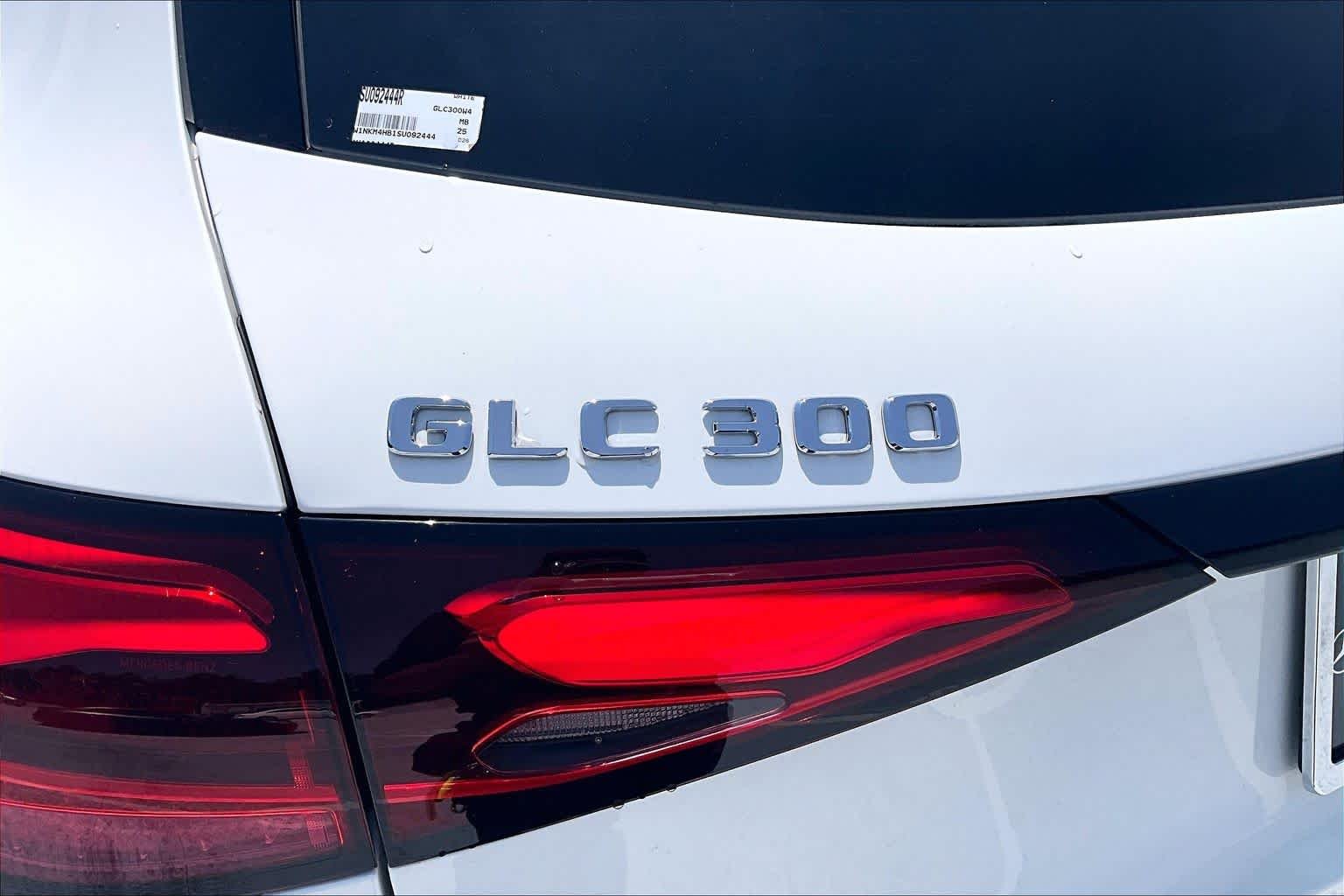 Used 2025 Polar White Mercedes-Benz GLC 300 image 61