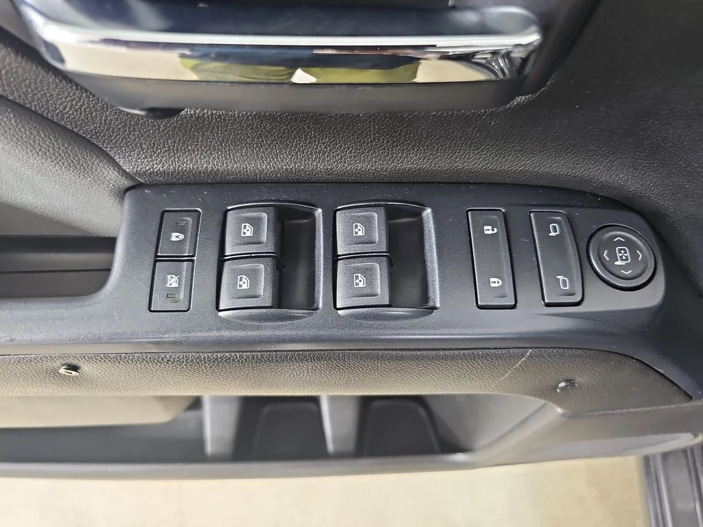 Used 2017 Black Chevrolet Custom image 32