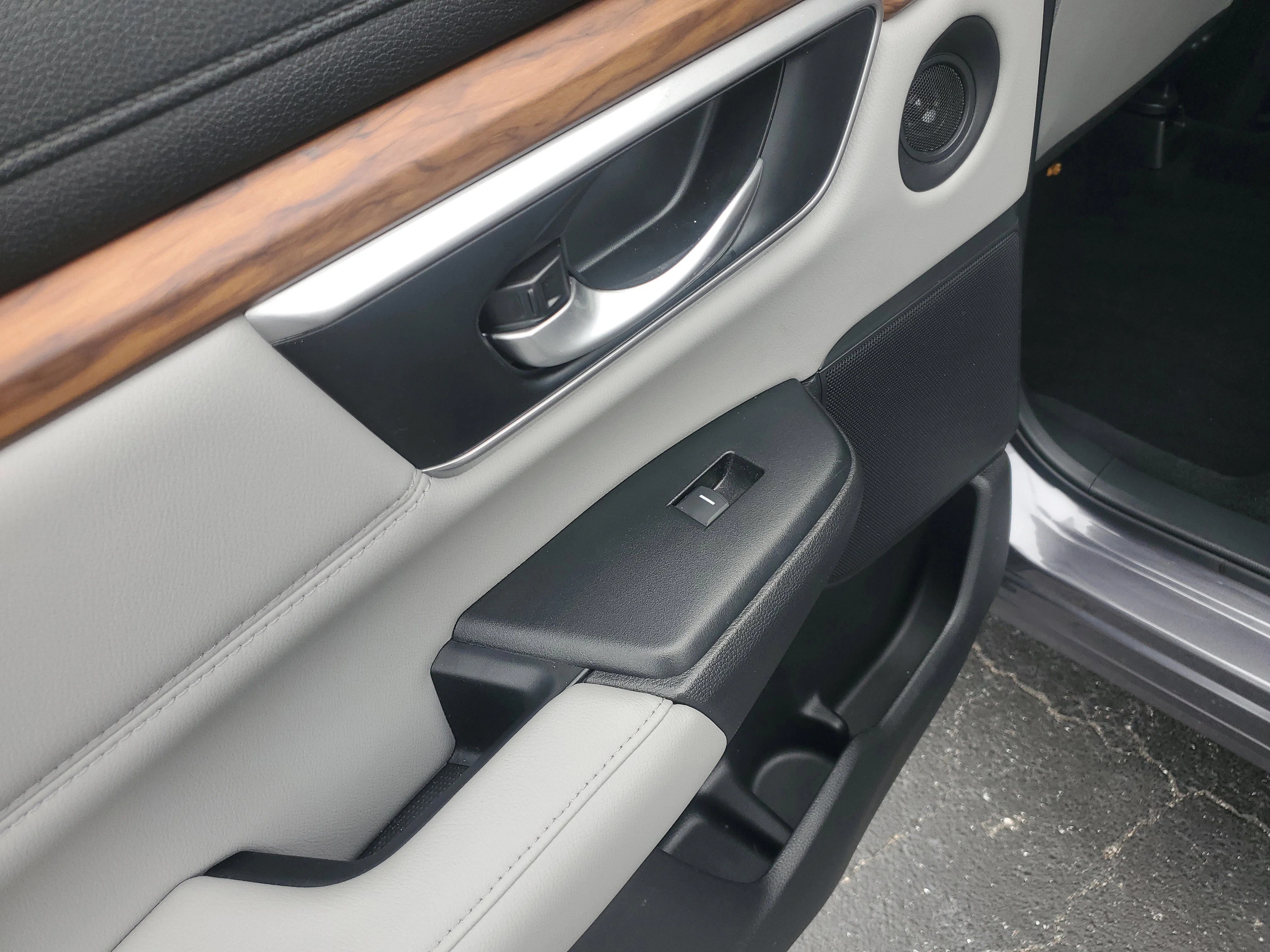 Used 2019 Gunmetal Metallic Honda Touring image 16