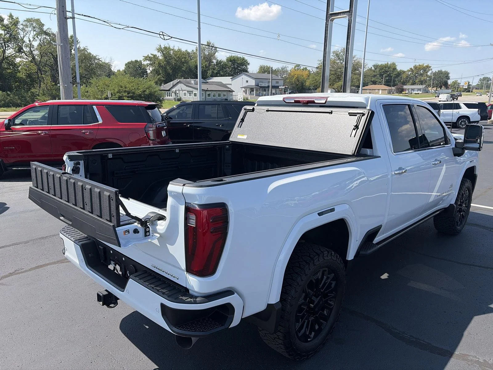 Used 2026 Glacier White Tricoat GMC Denali Ultimate image 7
