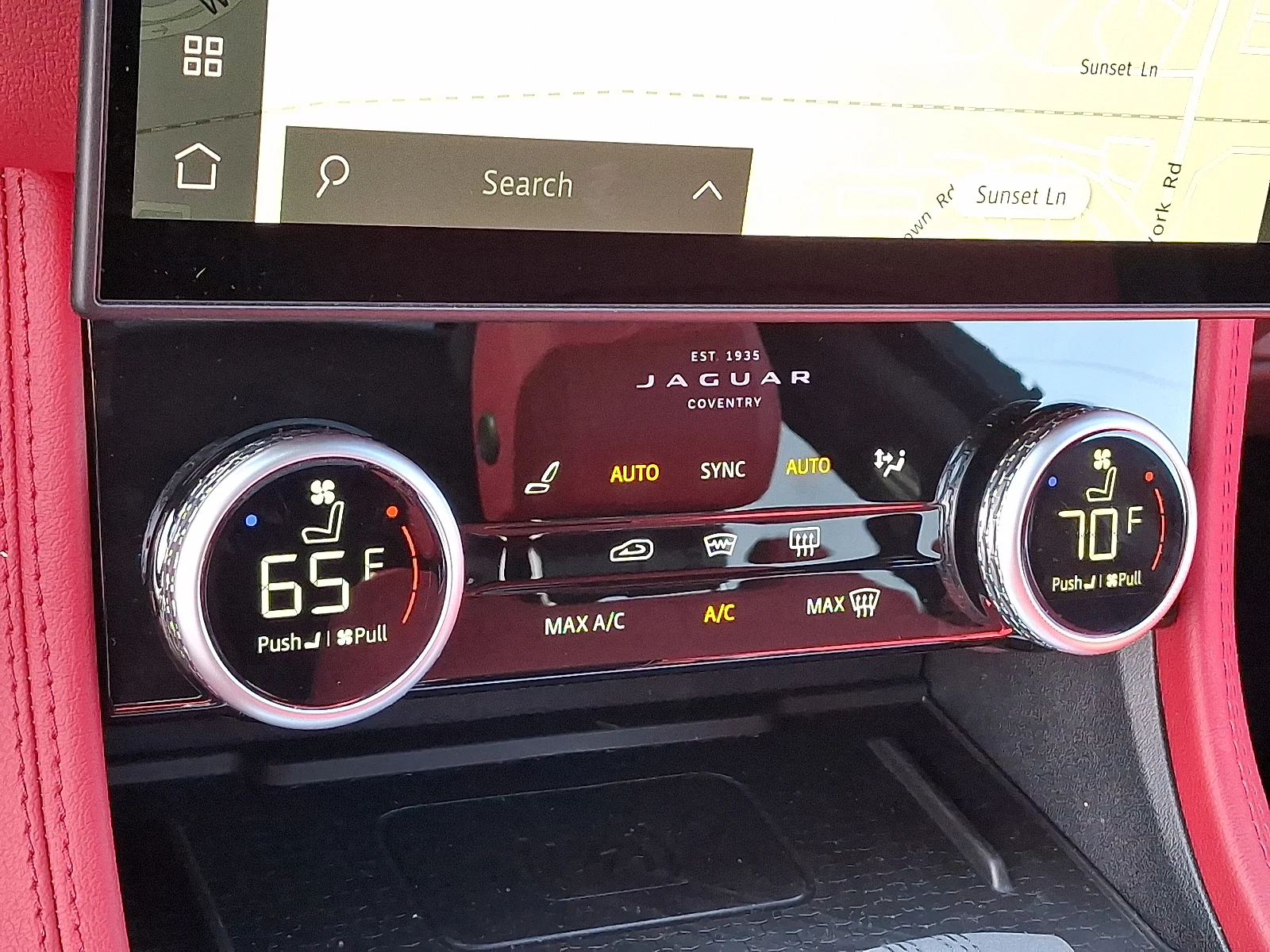 2026 Jaguar F-Pace R-Dynamic S - Photo 13