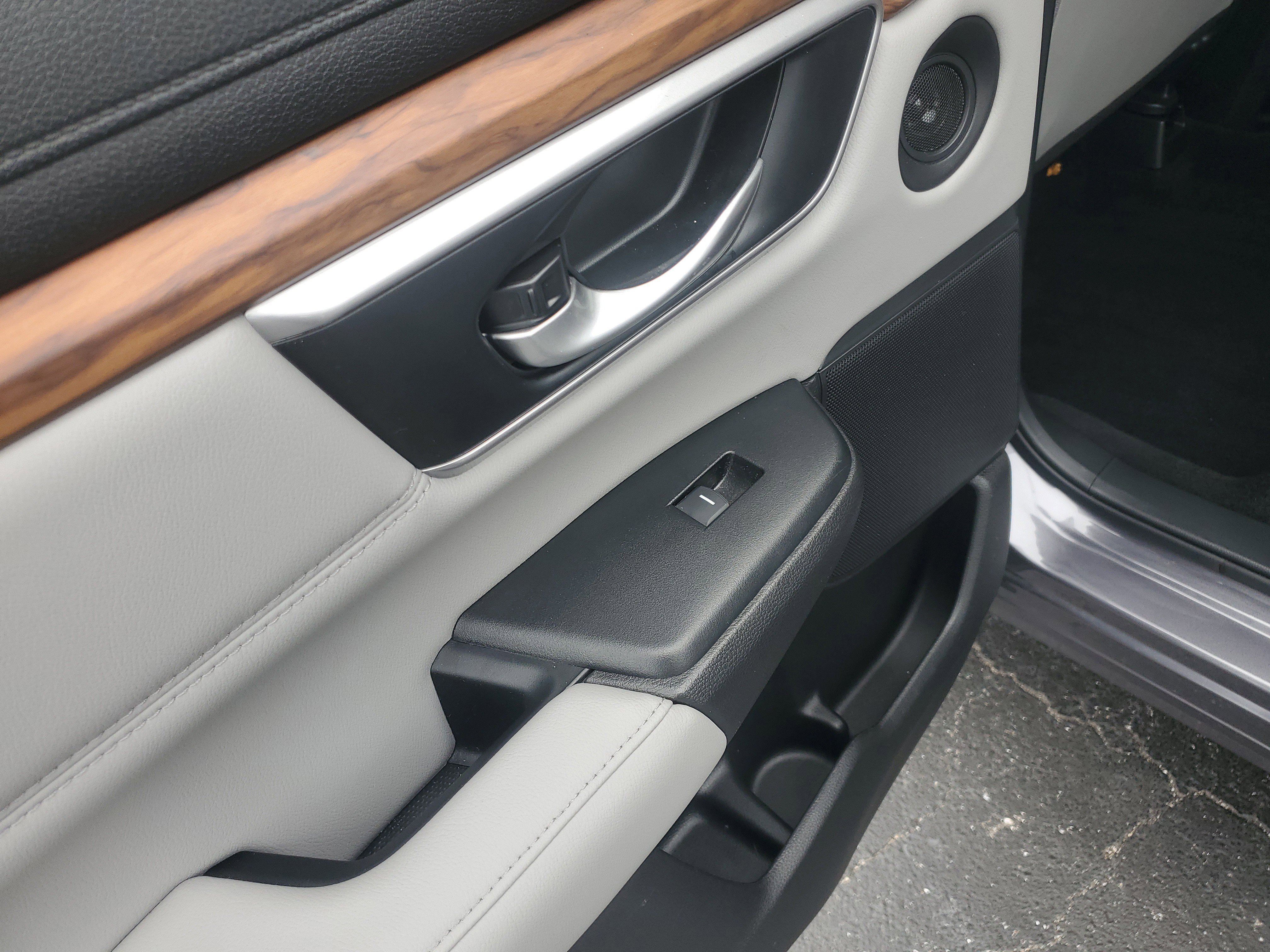 Used 2019 Gunmetal Metallic Honda Touring image 16