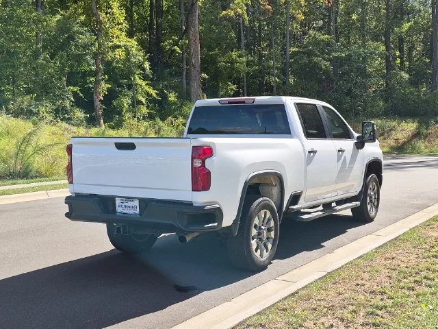 Used 2023 White Chevrolet Custom image 13