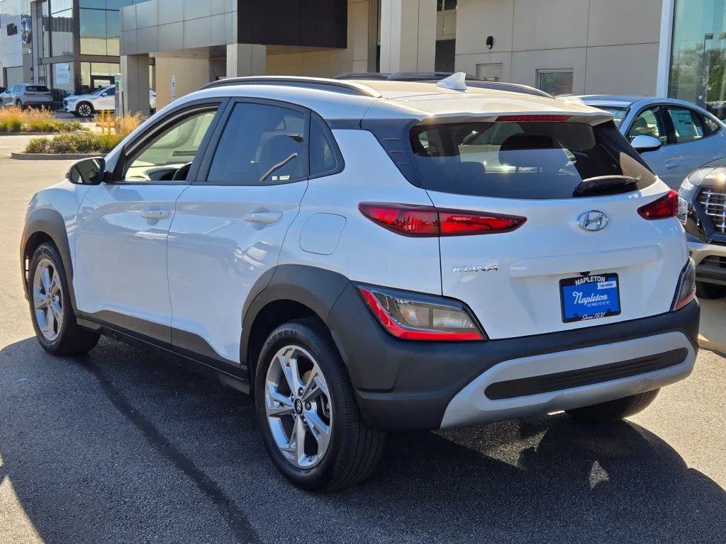 Used 2023 White Hyundai SEL image 12