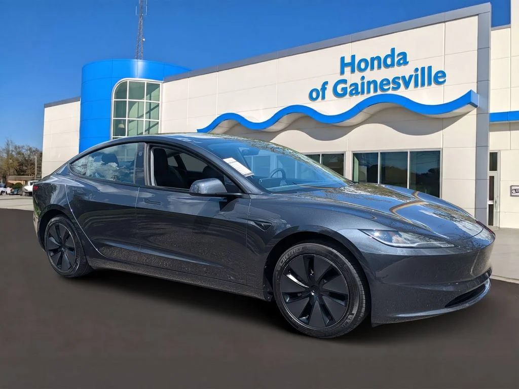 Used 2025  Tesla Long Range image 1
