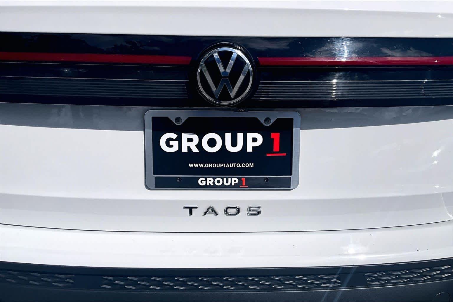 Certified Used 2025 Pure White Volkswagen S image 32