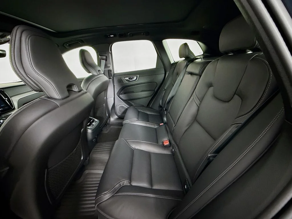 New 2026 Denim Blue Metallic Volvo B5 Ultra Black Edition image 21
