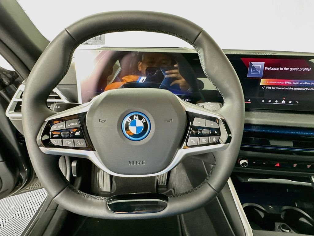 New 2026 Dravit Grey Metallic BMW xDrive40 image 10