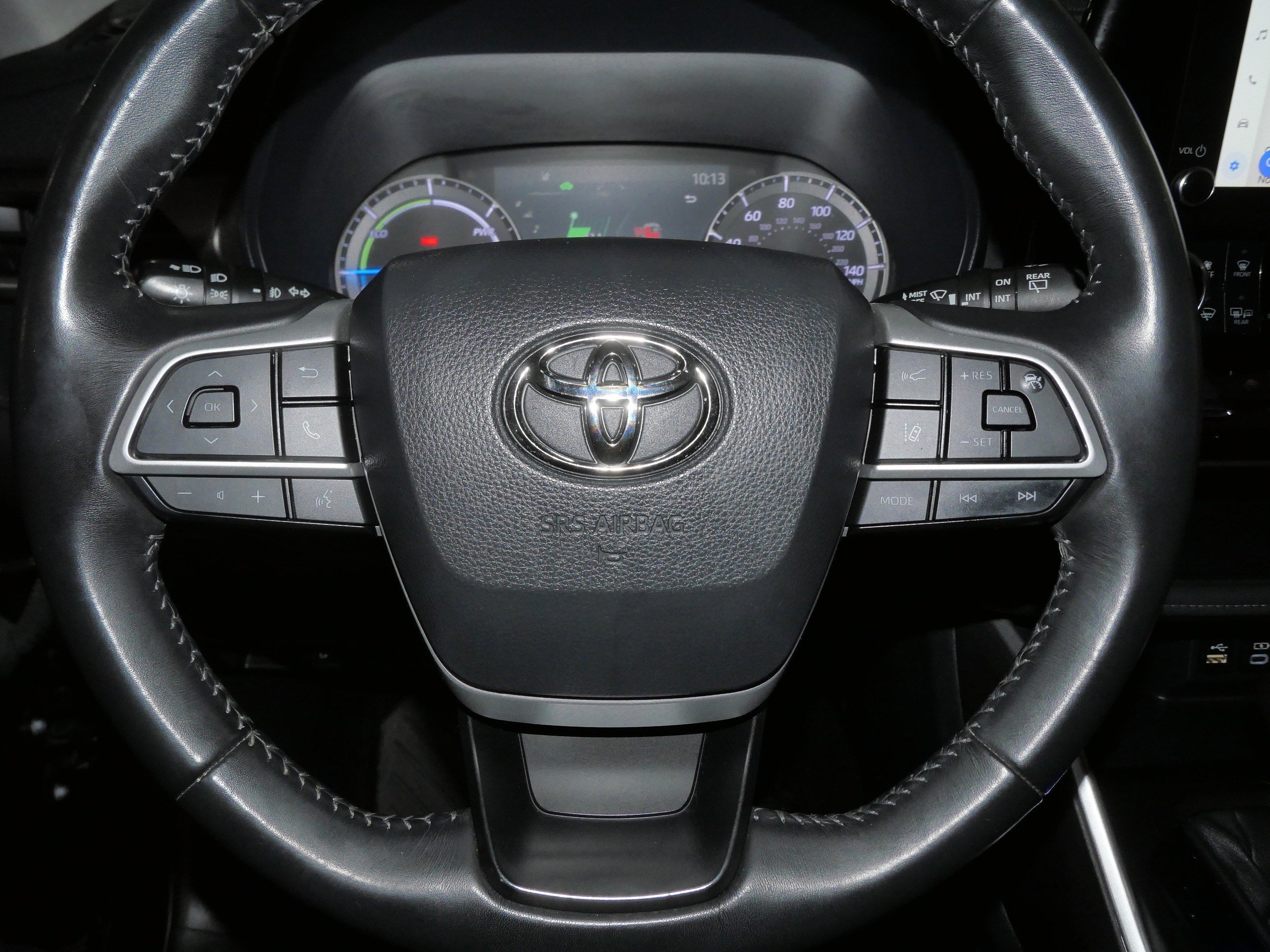 2023 Toyota Highlander LE - Photo 26