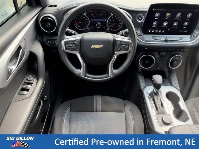 Used 2024 Summit White Chevrolet LT image 4