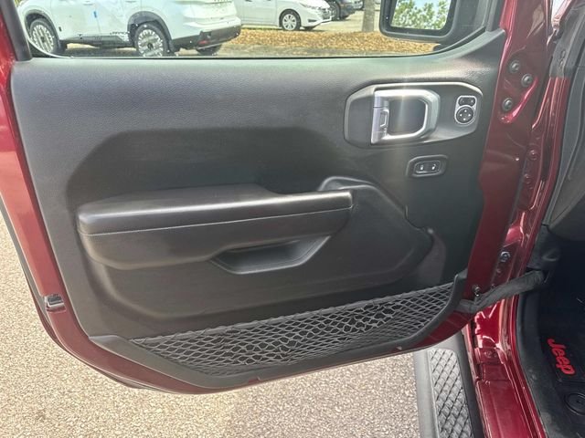 Used 2021  Jeep Sport image 26