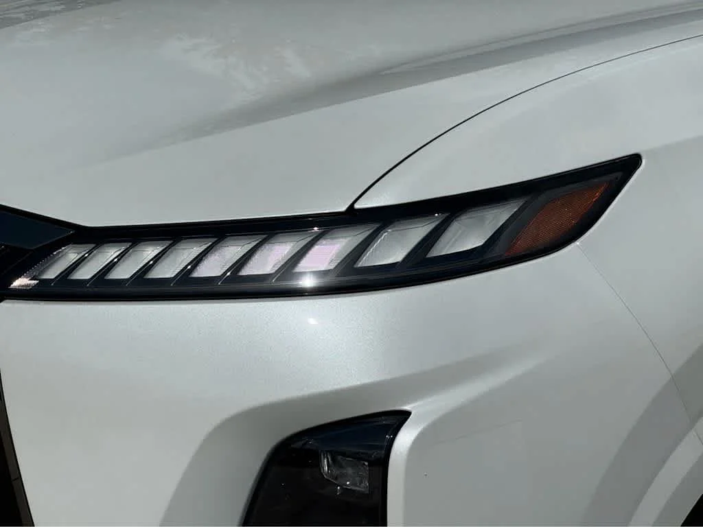 New 2026 2T RADIANT WHIT INFINITI Autograph 4WD image 5