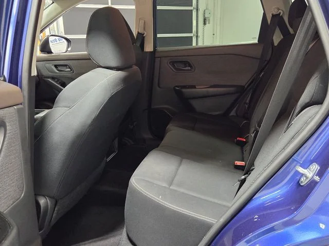 Used 2023 Blue Nissan S image 6