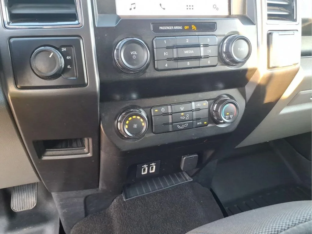 Used 2019 Blue Ford XLT image 23