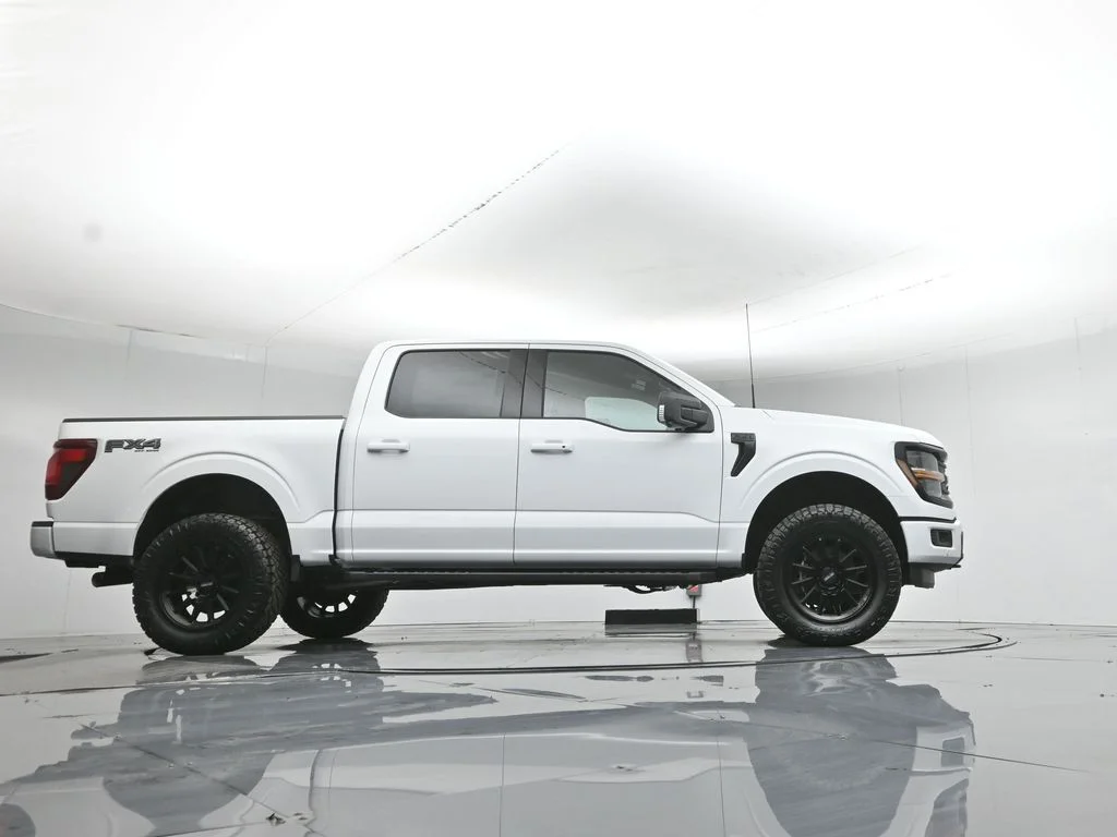 New 2026 Oxford White Ford XLT image 48