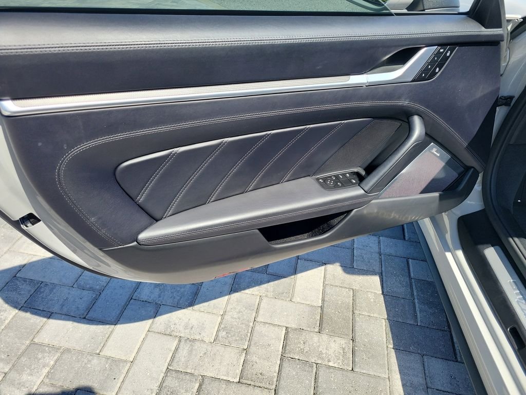 Used 2024  Porsche Turbo S image 21