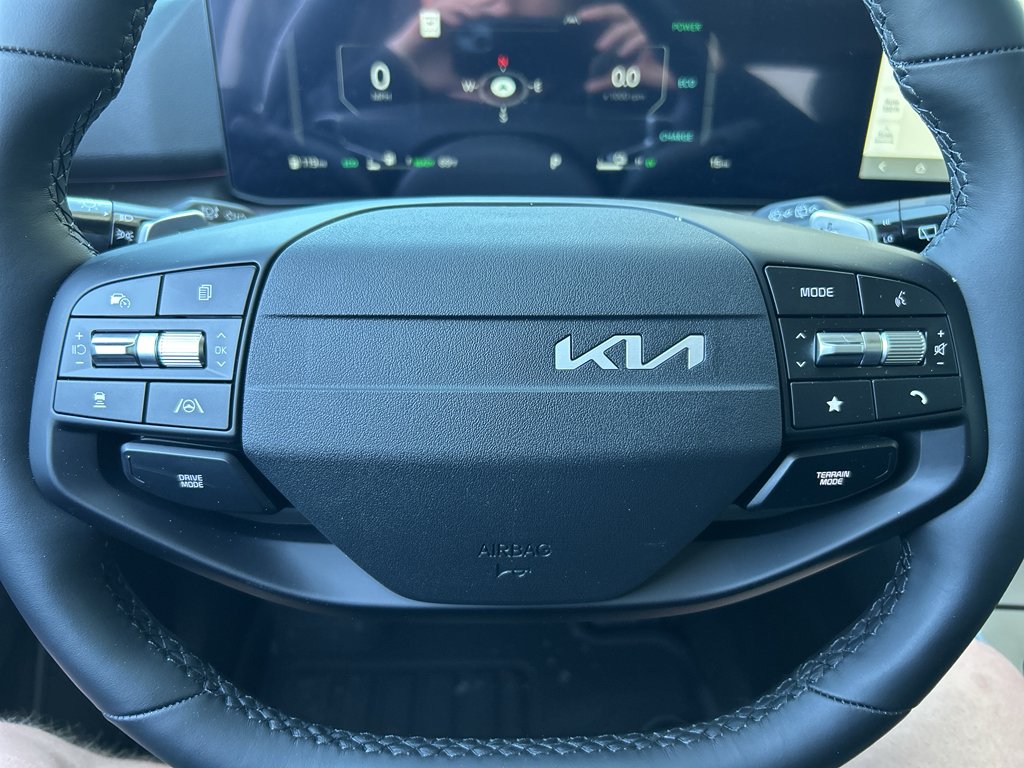 New 2026 Snow White Pearl Kia SX Prestige image 26