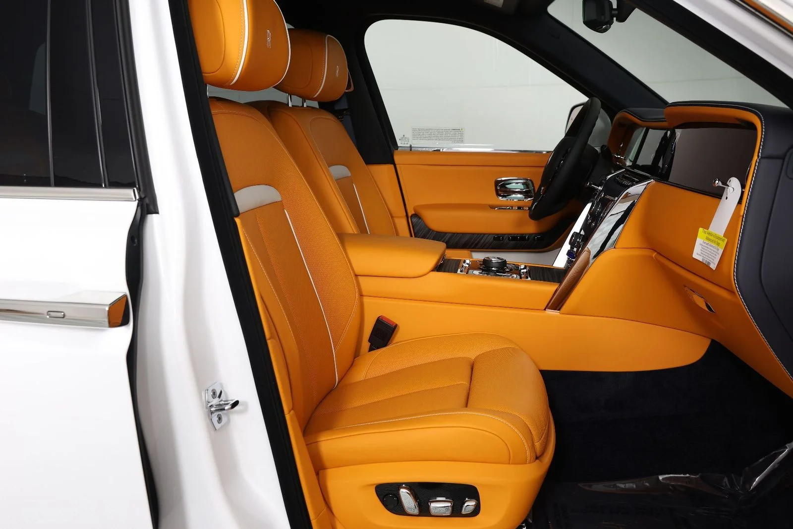New 2026 Arctic White Rolls-Royce  image 34