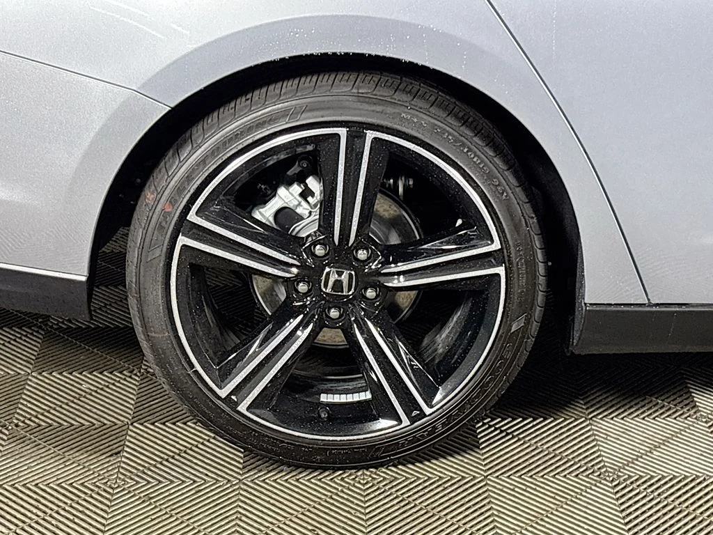 New 2026 Solar Silver Metallic Honda SE image 23