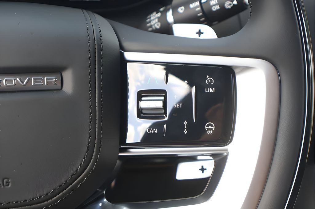 New 2026 Fuji White Land Rover SE image 20