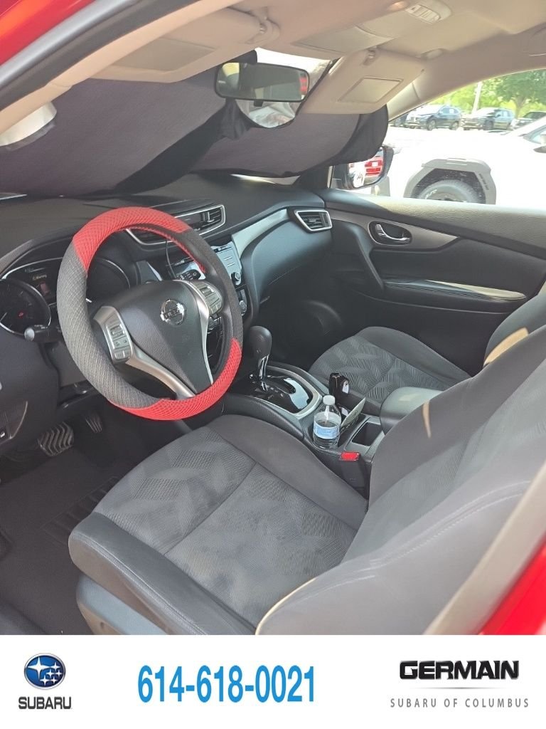 Used 2016 Red Nissan SV image 11