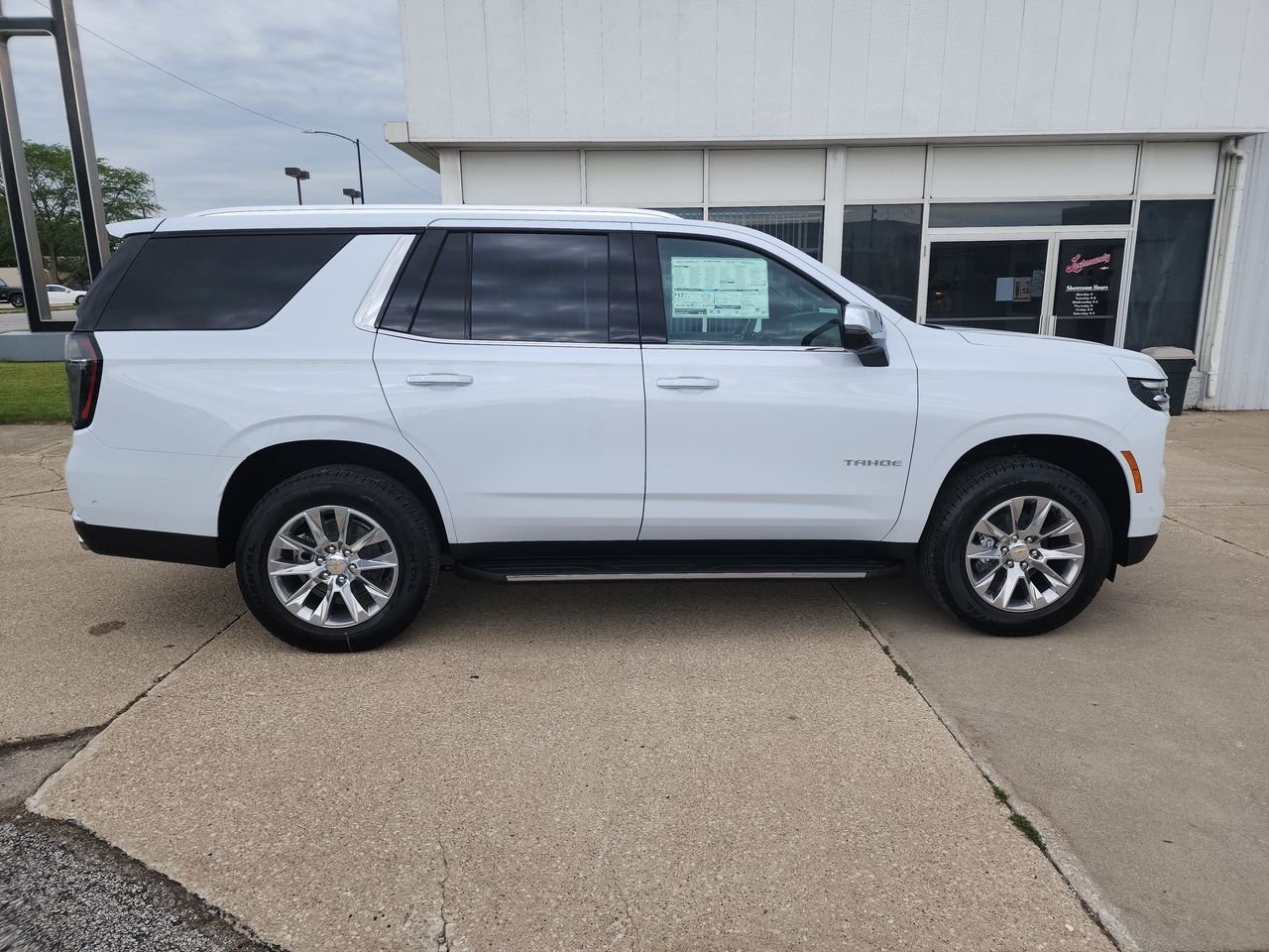 New 2026 Polar White Tricoat Chevrolet Premier image 9