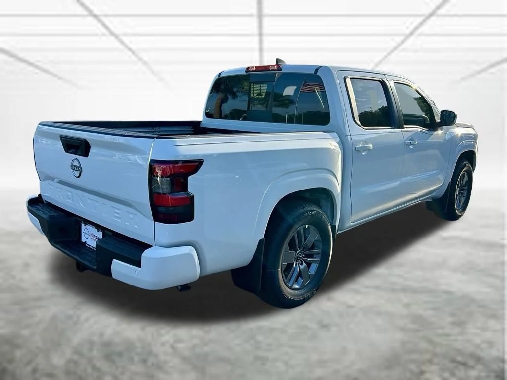 New 2026 Glacier White Nissan Crew Cab SV image 5