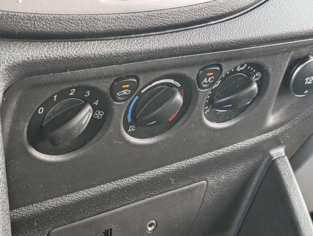 2015 Ford Transit XLT - Photo 42