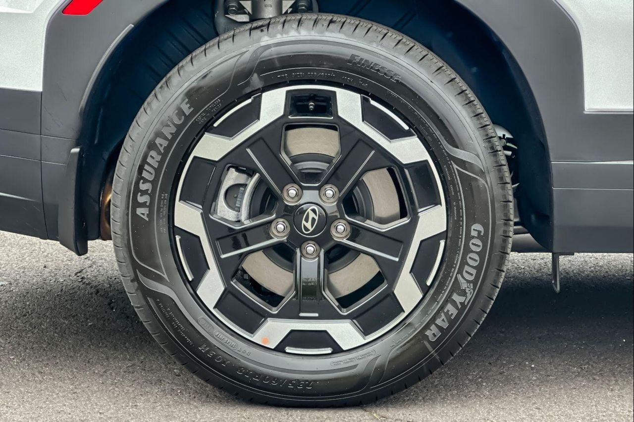 New 2027 White Hyundai SEL AWD image 36