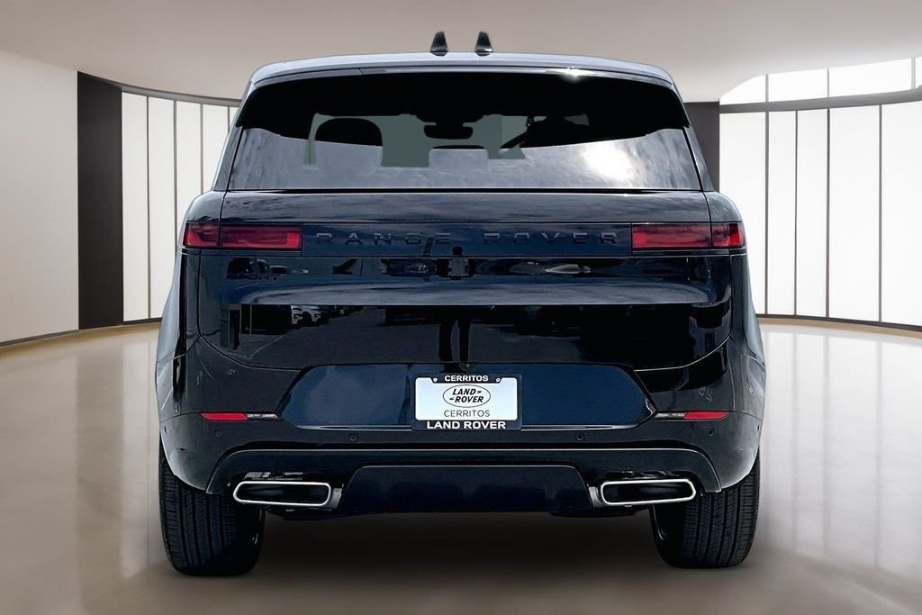 New 2026 SANTORINI BLACK Land Rover Dynamic SE image 4