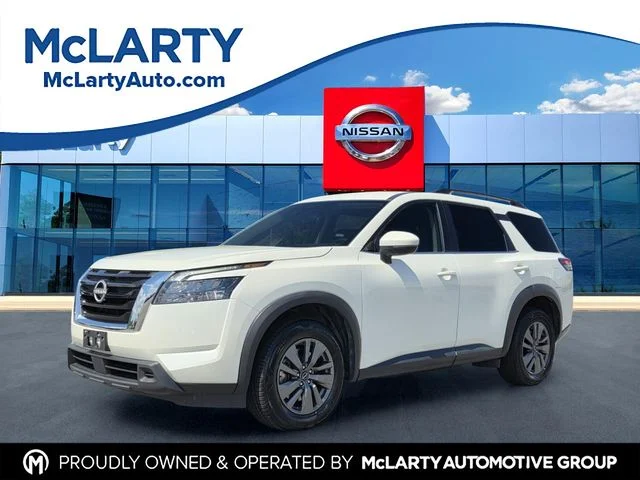 2024 Nissan Pathfinder SV