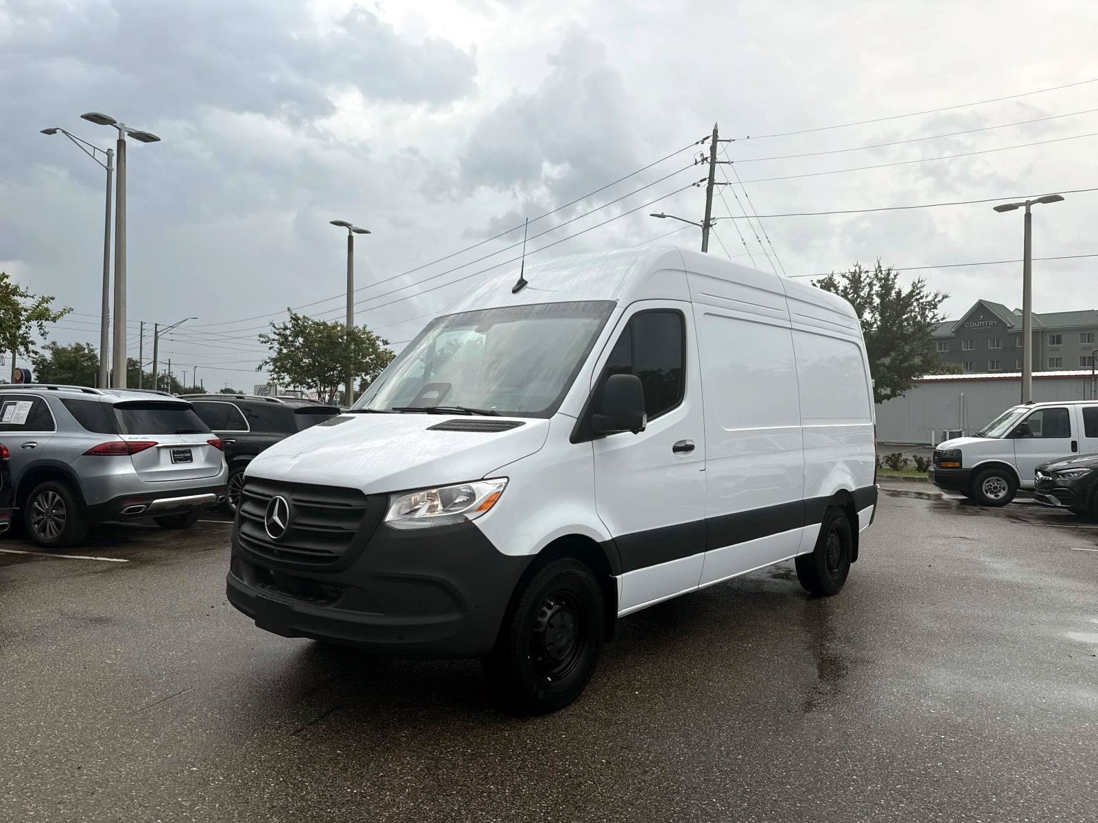 New 2026 Arctic White Sprinter Cargo 144 WB image 1