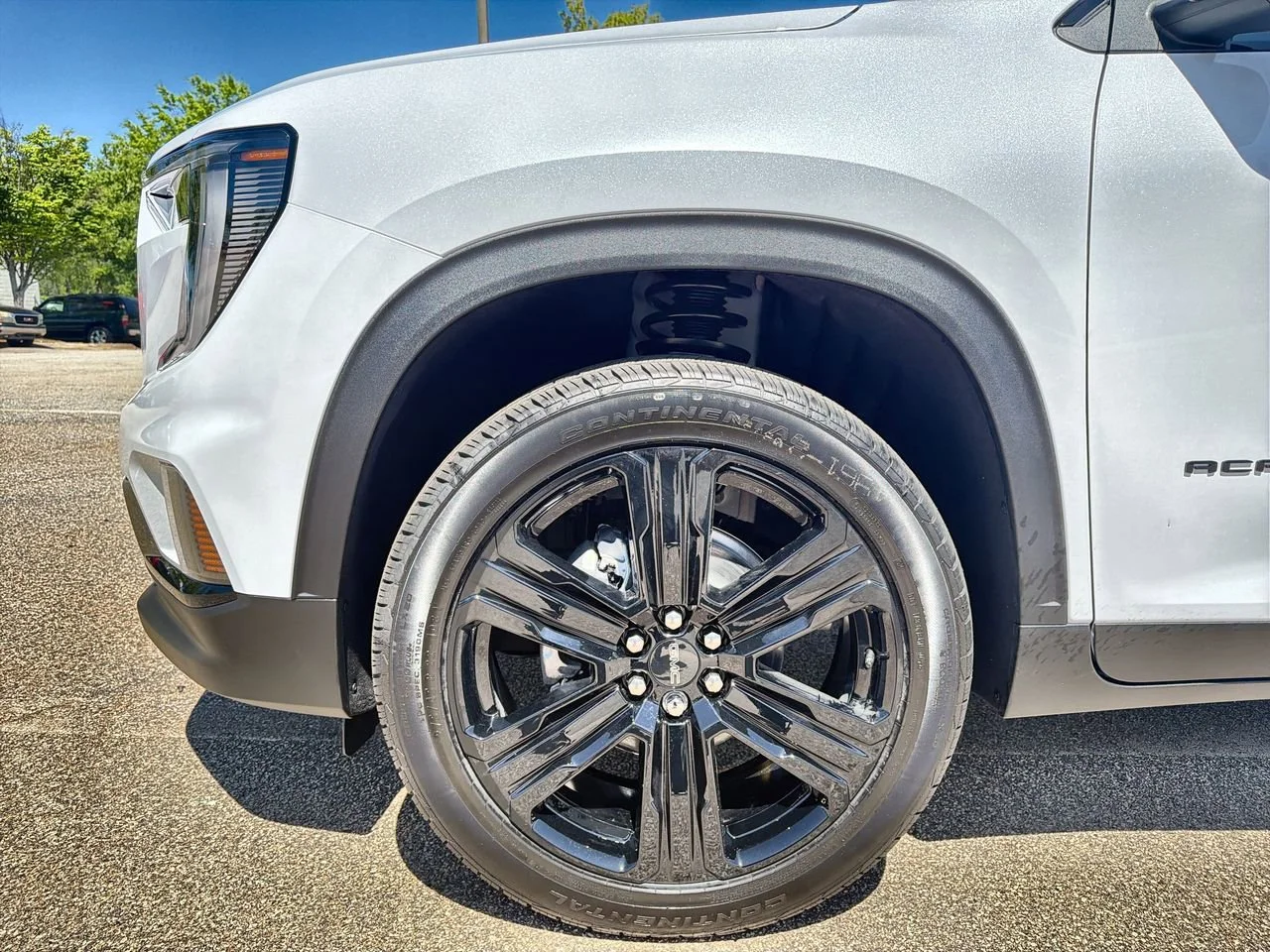 New 2026 Glacier White Tricoat GMC Elevation image 28