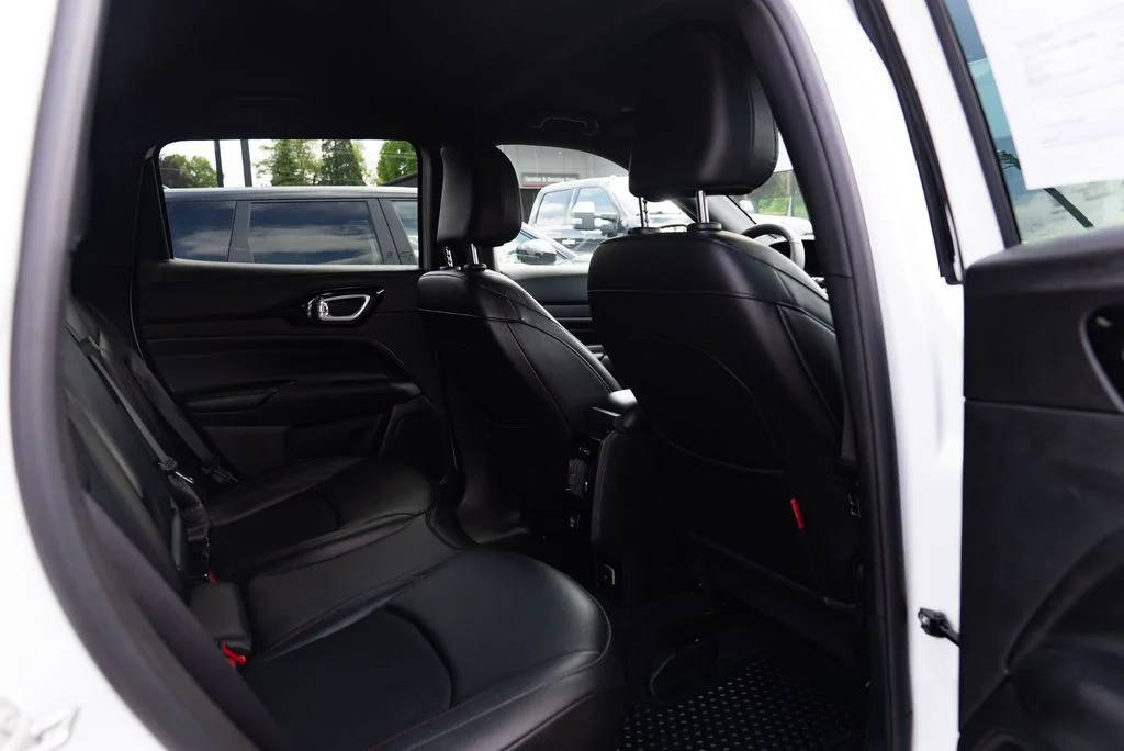 Used 2025 White Jeep Trailhawk image 22