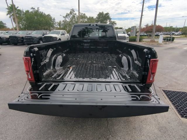 New 2026 Diamond Black Crystal Pearl-Coat Exterior Paint RAM Tradesman image 14