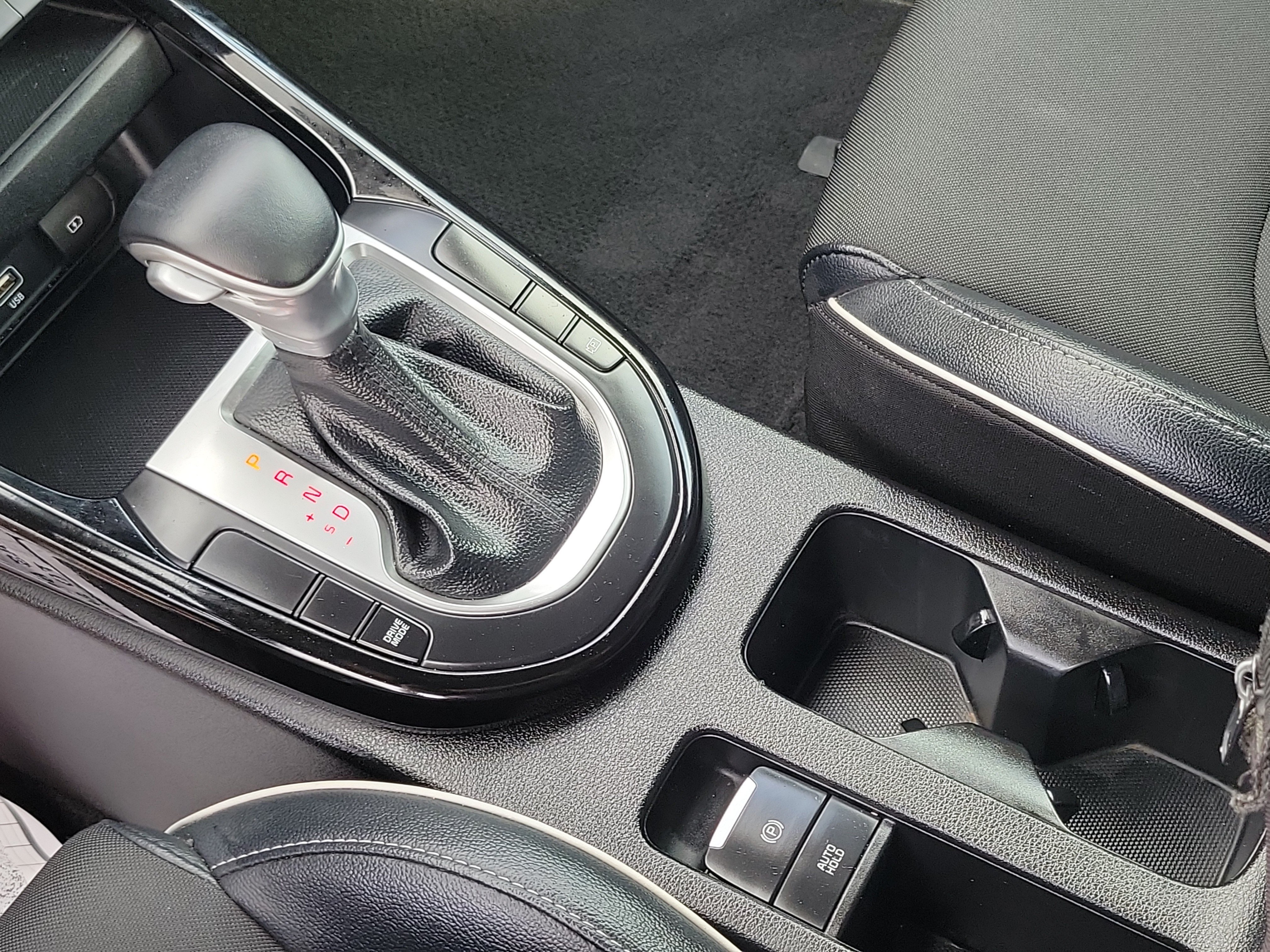 2024 Kia Forte GT-Line - Photo 17