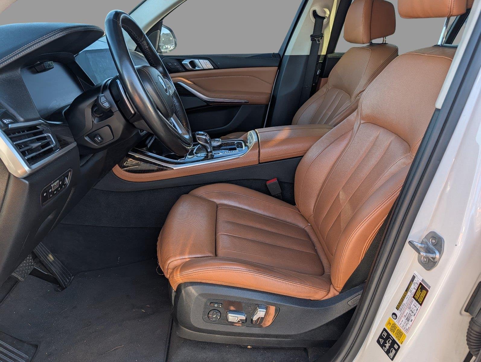 Used 2019 Alpine White BMW xDrive50i image 10