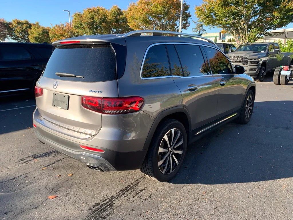 Used 2021 Gray Mercedes-Benz GLB 250 image 4